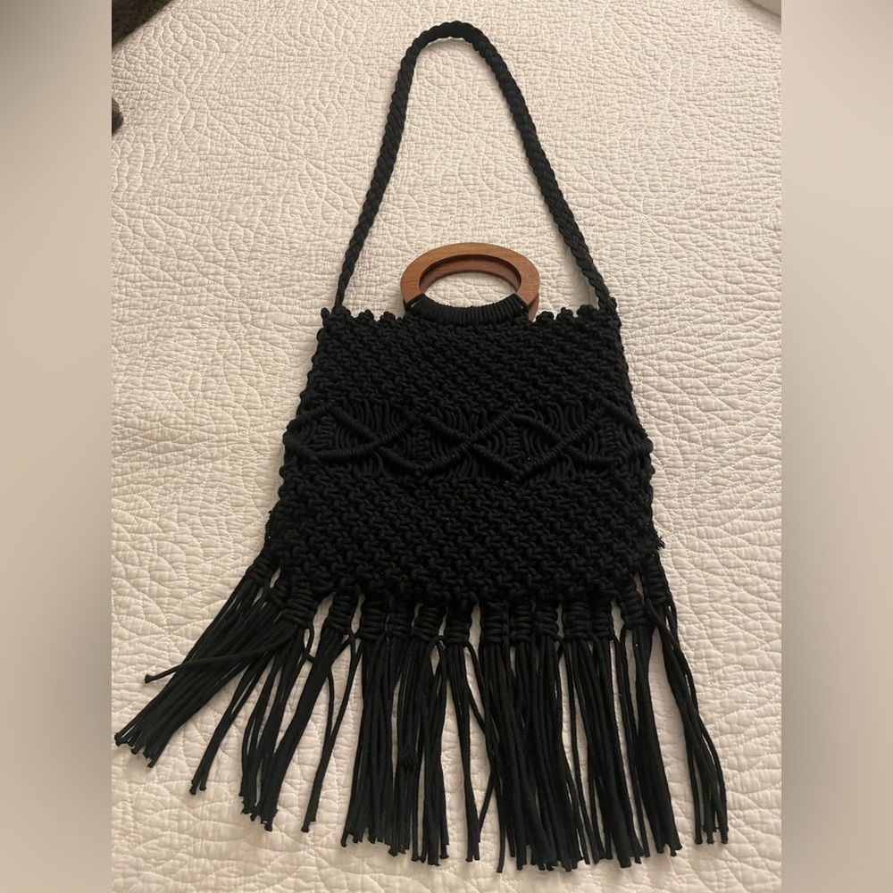 Danielle Nicole - macrame crochet handbag - wooden handles